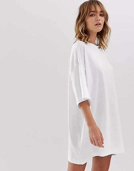 Weekday – Huge – T-Shirt-Kleid aus Bio-Baumwolle in Weiß günstig online kaufen