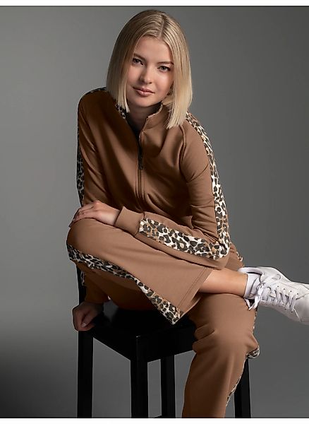 Trigema Sweatjacke "TRIGEMA Sweatjacke mit modischen Leo-Elementen" 1 Stk. günstig online kaufen