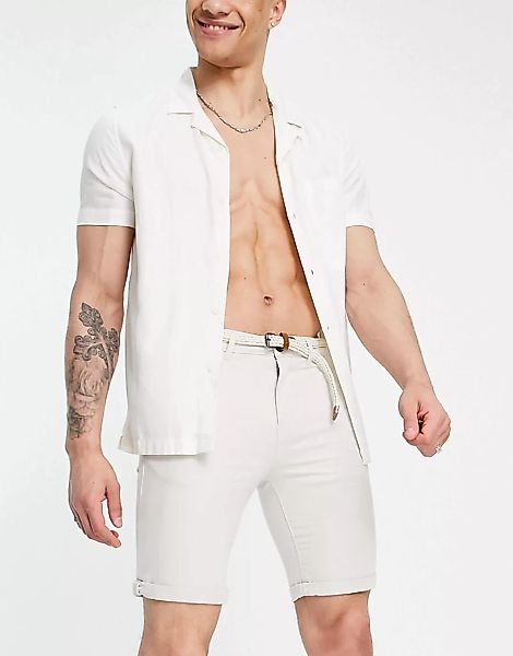 Tom Tailor – Chino-Shorts mit Gürtel in hellem Ecru-Weiß günstig online kaufen