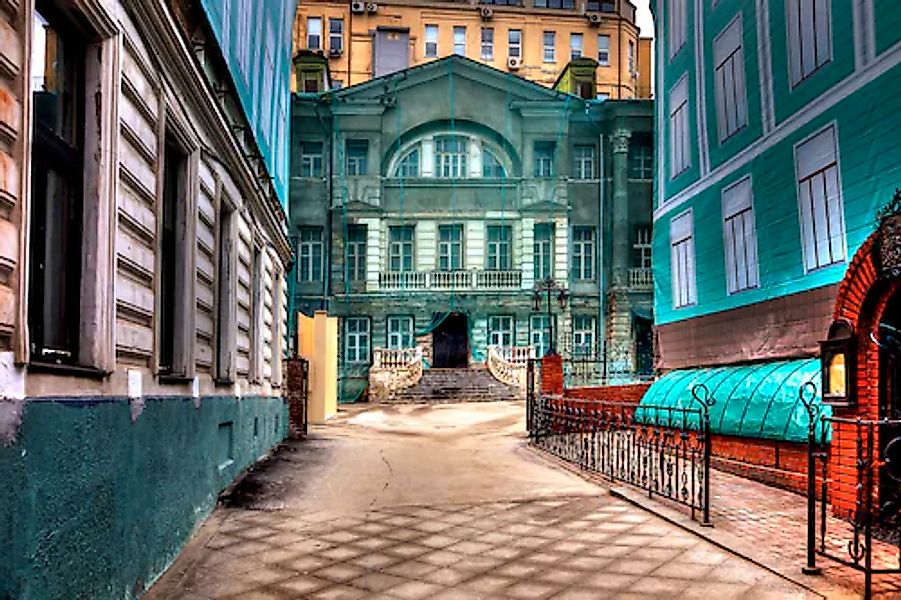 Papermoon Fototapete »ARCHITEKTUR-MOSKAU VERZAUBERT HAUS VILLA STADT COLLAG günstig online kaufen