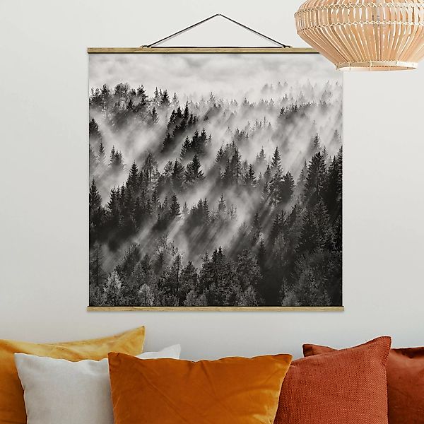 Stoffbild Wald mit Posterleisten - Quadrat Lichtstrahlen im Nadelwald günstig online kaufen