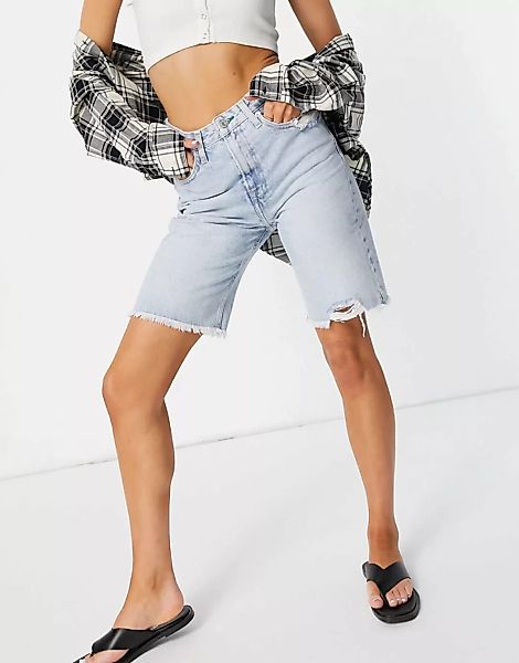 Tommy Jeans – Knielange Denim-Shorts in verwaschenem Hellblau mit unverarbe günstig online kaufen