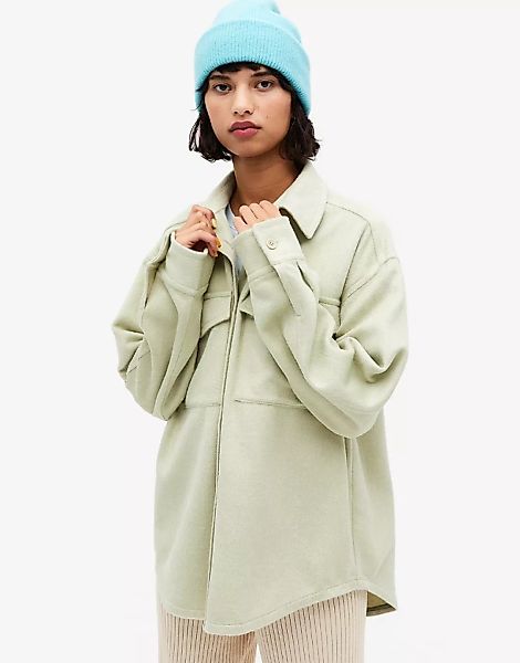 Monki – Bennie – Hemdjacke in Grün mit Tasche günstig online kaufen