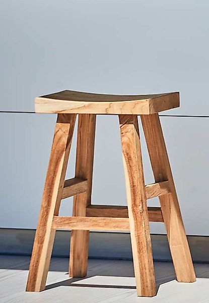 Barhocker Curve aus massivem Teakholz Höhe 62 cm günstig online kaufen