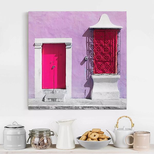 Leinwandbild Architektur & Skyline - Quadrat Rosa Fassade Pinke Tür günstig online kaufen