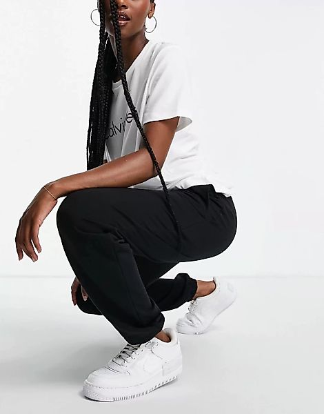 Calvin Klein – Eco Cotton – Jogginghose in Schwarz mit Logodetail günstig online kaufen