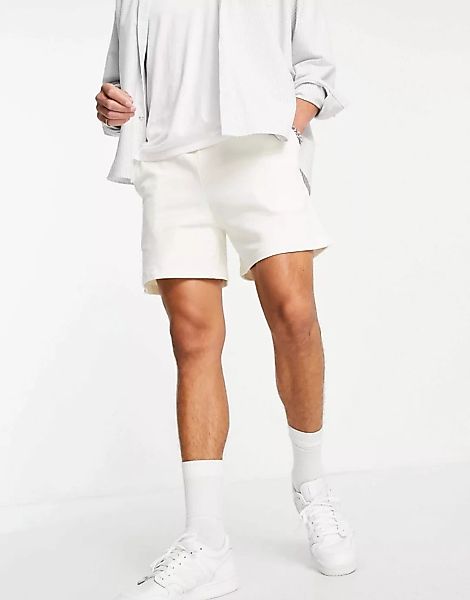 ASOS DESIGN – Kurze Oversize-Shorts aus Jersey in Sanftweiß günstig online kaufen