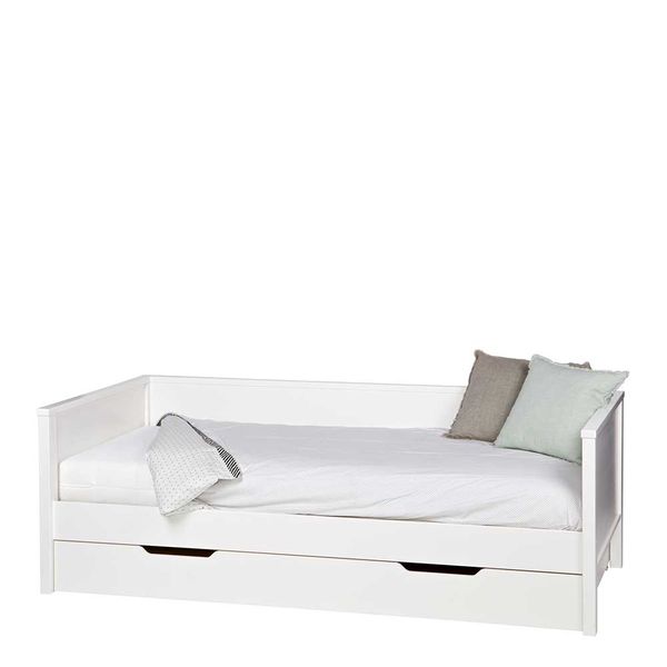 Weißes Kastenbett im Skandi Design Kiefer Massivholz günstig online kaufen