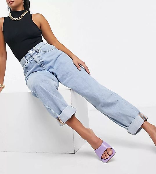 ASOS DESIGN Petite – Lässige Mom-Jeans mit hohem Bund in heller Waschung-Bl günstig online kaufen