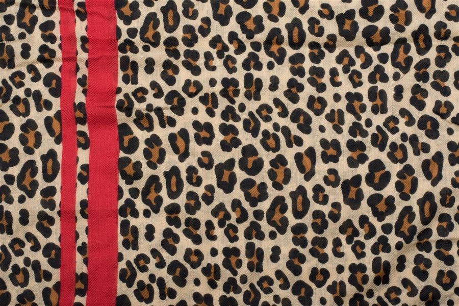 styleBREAKER Modeschal Weicher Schal mit Leoparden günstig online kaufen