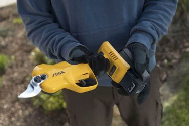 STIGA GARDEN Akku-Astschere "SC 100e" (Set, ) 500 Watt Motor, Karbonstahl-K günstig online kaufen