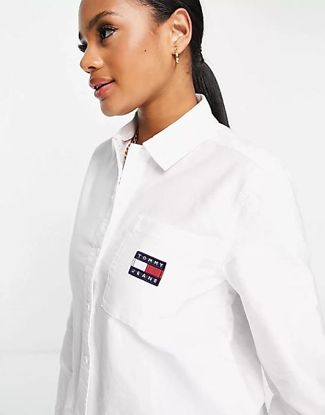 Tommy Jeans – Hemdjacke mit Flaggenlogo in Weiß günstig online kaufen