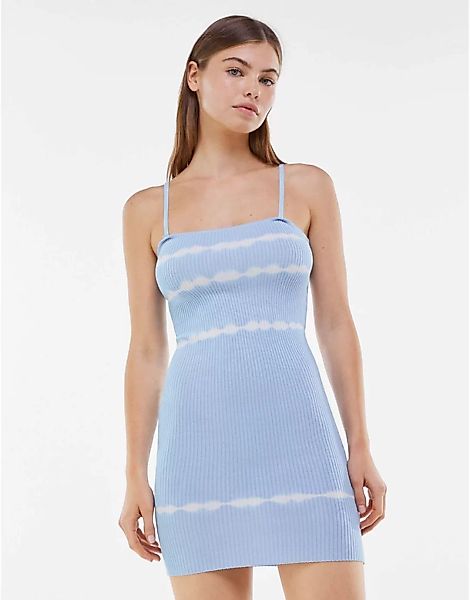 Bershka – Camisole-Kleid aus Strick mit Batikmuster in Blau günstig online kaufen
