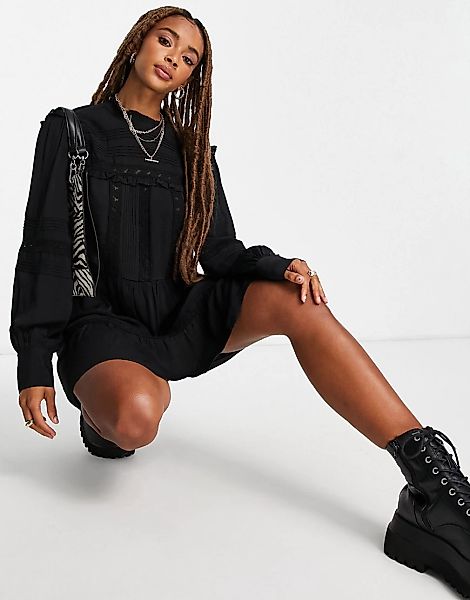 Topshop – Yoke – Minikleid in Schwarz mit Spitze und Biesenverzierung günstig online kaufen