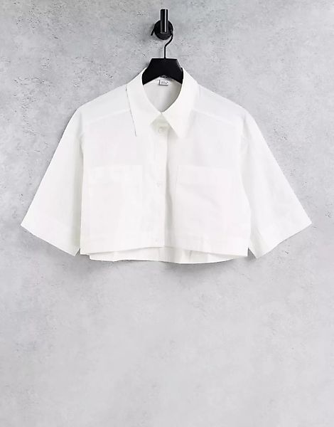 Urban Revivo – Kurzes Hemd in Weiß mit Lagendetail günstig online kaufen