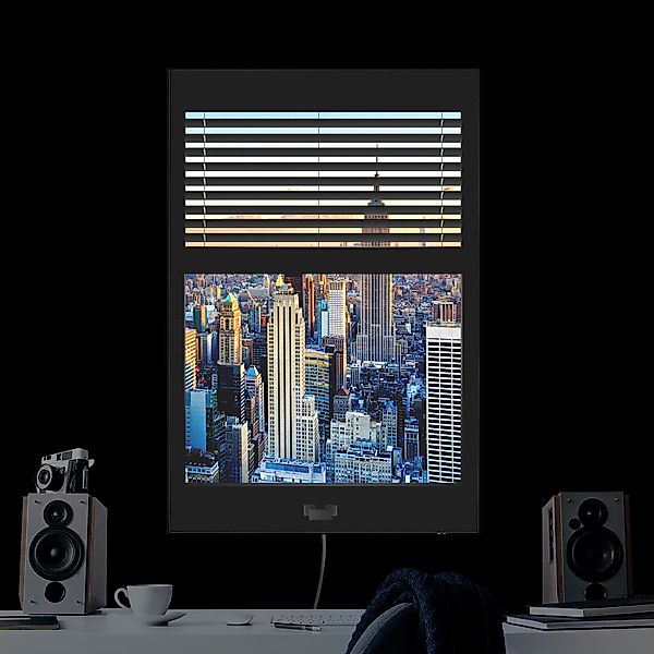 LED-Wechselbild Fensterausblick Jalousie - Sonnenaufgang New York günstig online kaufen