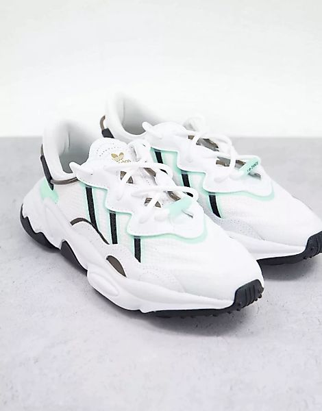 adidas Originals – Ozweego – Sneaker in Weiß mit frostgrünem Detail günstig online kaufen