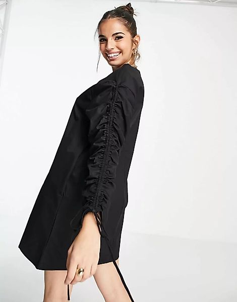 Lola May – Minikleid in Schwarz mit Rüschenärmeln günstig online kaufen
