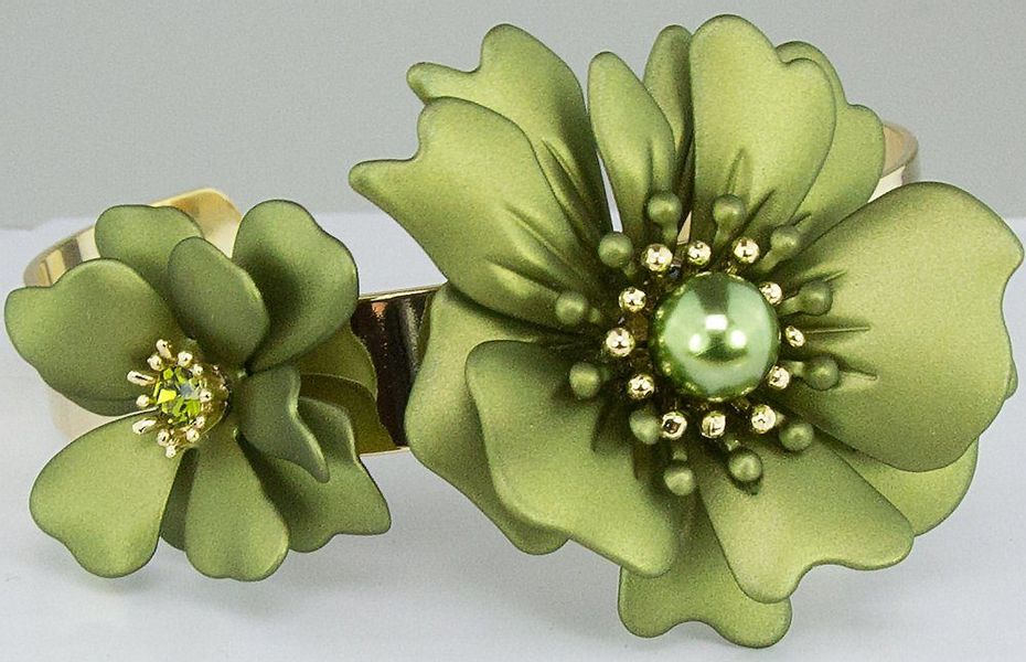 LUISIA® Armreif Armspange "Nelia" mit Blumen günstig online kaufen