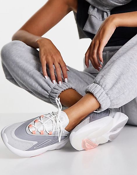 adidas Originals – Ozelia – Sneaker in Blassgrau mit Detail in Altrosa günstig online kaufen