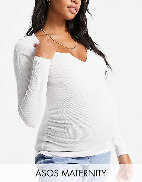 ASOS DESIGN Maternity – Langärmliges Oberteil in Weiß mit eingekerbtem Auss günstig online kaufen