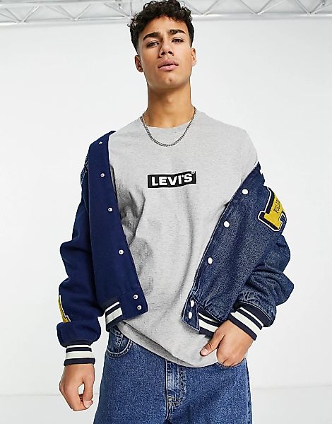 Levi's – T-Shirt in Grün mit kleinem, kastenförmigem Logo in Grau günstig online kaufen