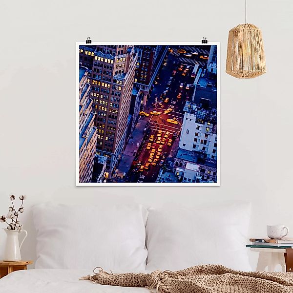 Poster Architektur & Skyline - Quadrat Manhattans Taxilichter günstig online kaufen