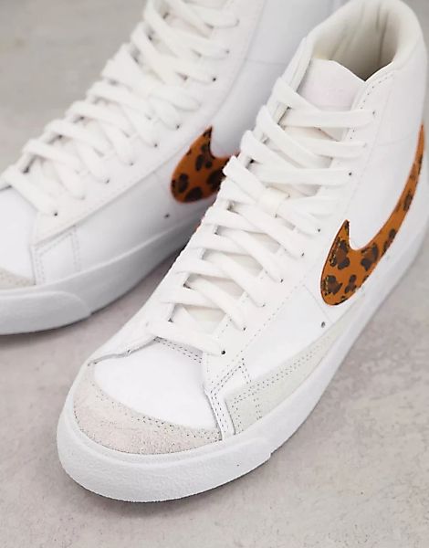 Nike – Blazer Mid 77 – Weiße Sneaker mit Leopardenmuster-Mehrfarbig günstig online kaufen