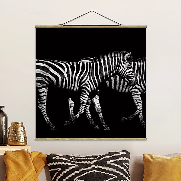 Stoffbild Tiere mit Posterleisten - Quadrat Zebra vor Schwarz günstig online kaufen