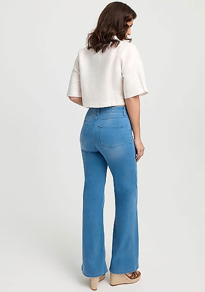 wonderjeans Bootcut-Jeans, in hellblauer Waschung günstig online kaufen