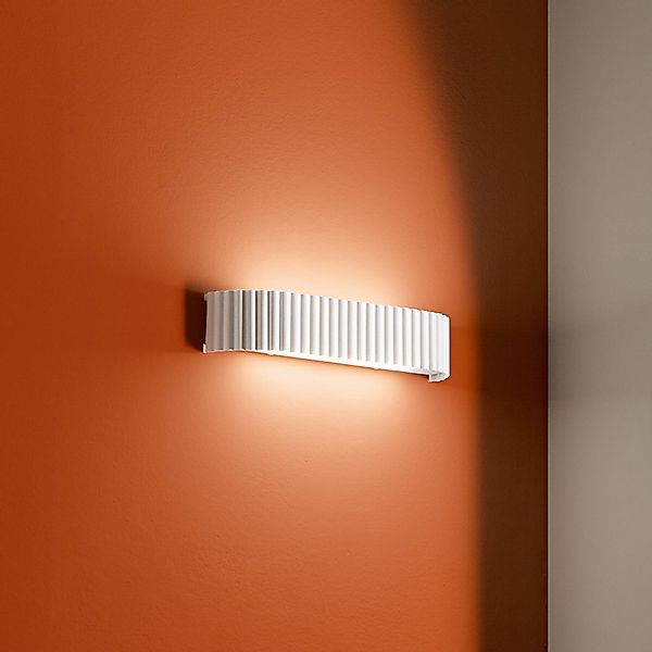 LED-Wandlampe Niike, weiß, Breite 40 cm, Metall, CCT günstig online kaufen