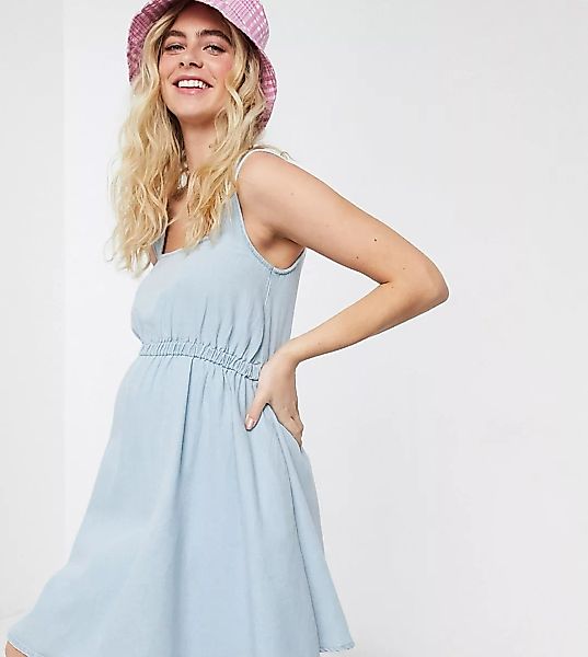 ASOS DESIGN Maternity – Hellblau verwaschenes Skaterkleid aus weichem Denim günstig online kaufen