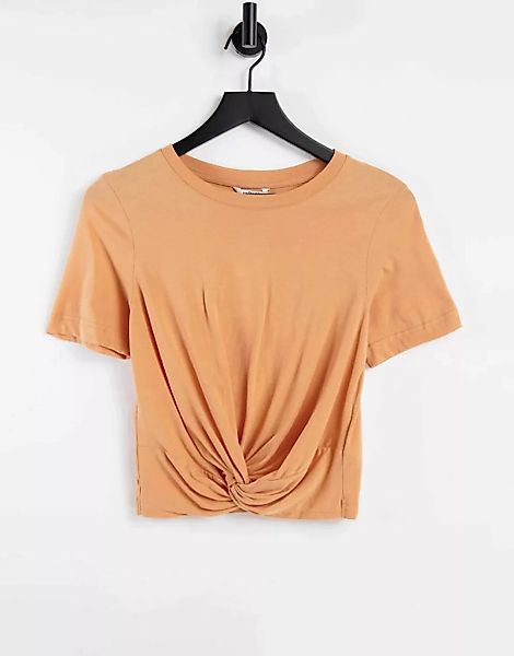 Monki – Wilma – T-Shirt in Orange aus Bio-Baumwolle mit verdrehter Vorderse günstig online kaufen