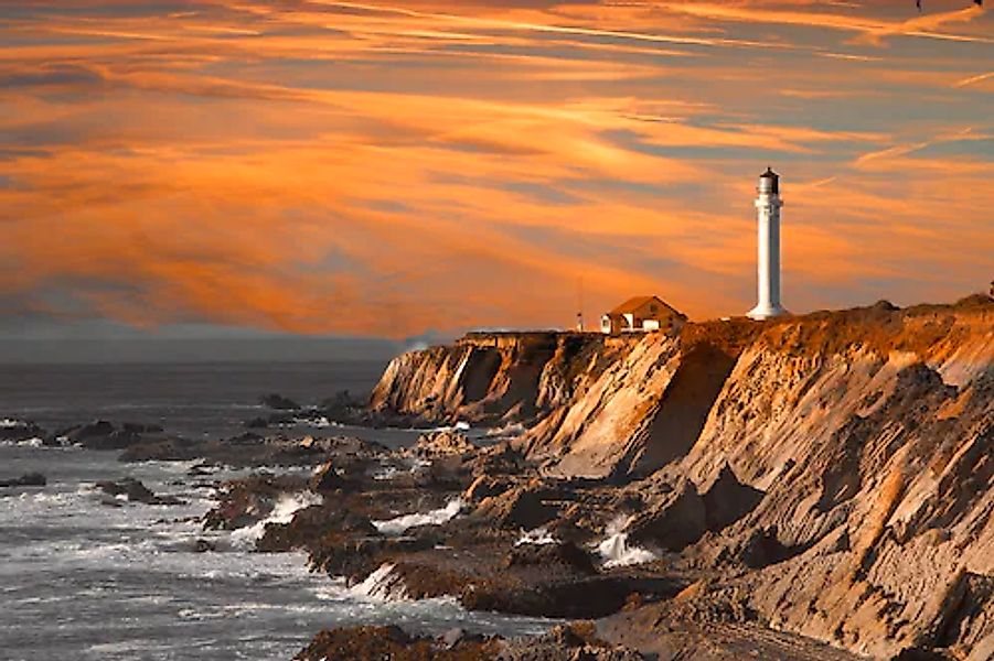 Papermoon Fototapete »LEUCHTTURM-KLIPPEN KÜSTE SEE MEER OZEAN WELLEN STRAND günstig online kaufen