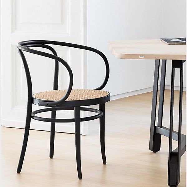 THONET 209 Bugholzarmlehnenstuhl | Rohrgeflecht-Sitz | Buche olivgrün gebei günstig online kaufen