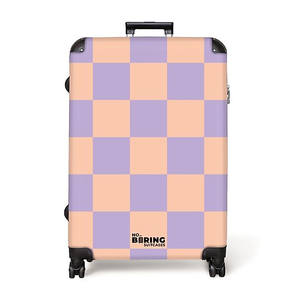 NoBoringSuitcases.com© Hartschalen-Trolley Lila mit rosa Schachbrettmuster günstig online kaufen