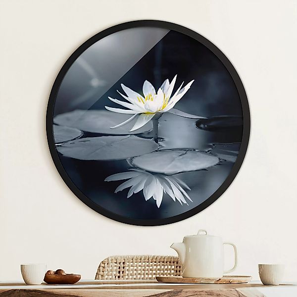 Rundes Gerahmtes Bild Lotus Spiegelung im Wasser günstig online kaufen