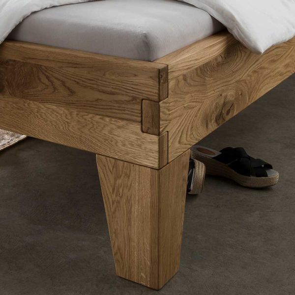 Massivholzbett inklusive zwei Nachtkommoden Wildeiche (dreiteilig) günstig online kaufen