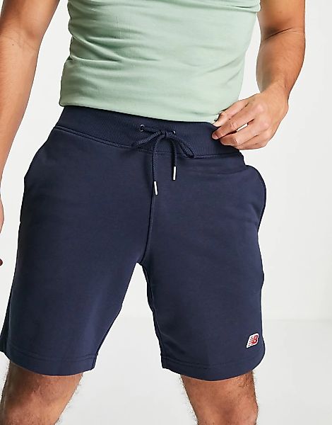 New Balance – Shorts mit kleinem Logo in Marine-Marineblau günstig online kaufen