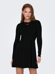 ONLY Strickkleid "ONLFIA LS CABLE DRESS KNT" tailliert und mit dezentem Zop günstig online kaufen