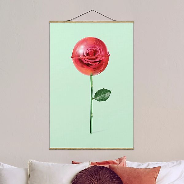 Stoffbild Blumen mit Posterleisten - Hochformat Rose mit Lollipop günstig online kaufen
