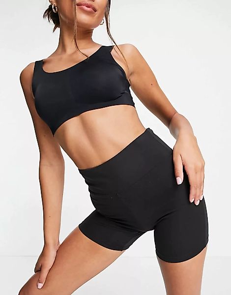 & Other Stories – Recycled Mix & Match – Yoga-Legging-Shorts in Schwarz günstig online kaufen
