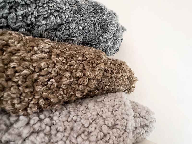 Heitmann Felle Fellteppich »Lammfell Curly«, fellförmig, 25 mm Höhe, echtes günstig online kaufen