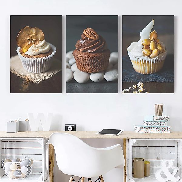 3-teiliges Leinwandbild Küche - Hochformat Saftige Cupcakes günstig online kaufen