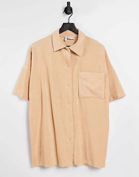 ASOS DESIGN – Sandfarbenes Hemd aus Frottee-Jersey mit kurzen Ärmeln, Kombi günstig online kaufen