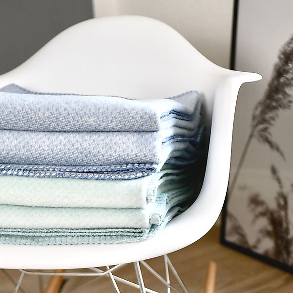 Wolldecke EMMA Premium Kuscheldecke aus 100% weicher Bio-Baumwolle in 7 Far günstig online kaufen