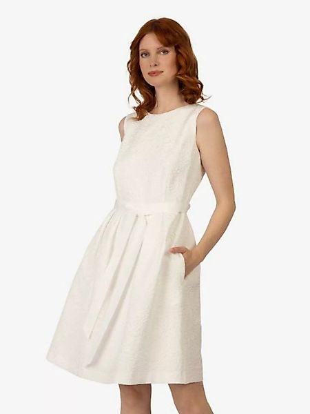 Apart Brautkleid aus einer weichen, elastischen Cloque Ware günstig online kaufen