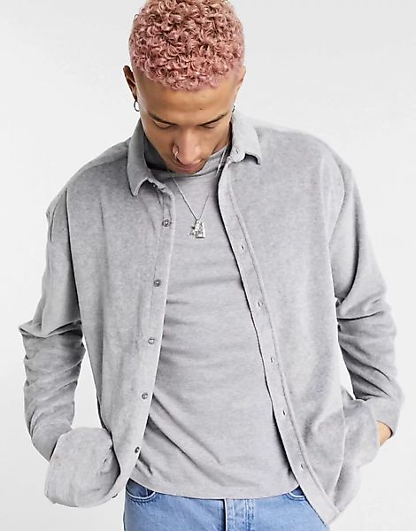 ASOS DESIGN – Legeres Oversize-Velourshemd im Stil der 90er in Kalkgrau günstig online kaufen
