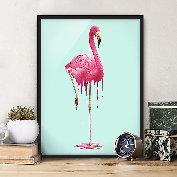 Bild mit Rahmen - Hochformat Schmelzender Flamingo günstig online kaufen