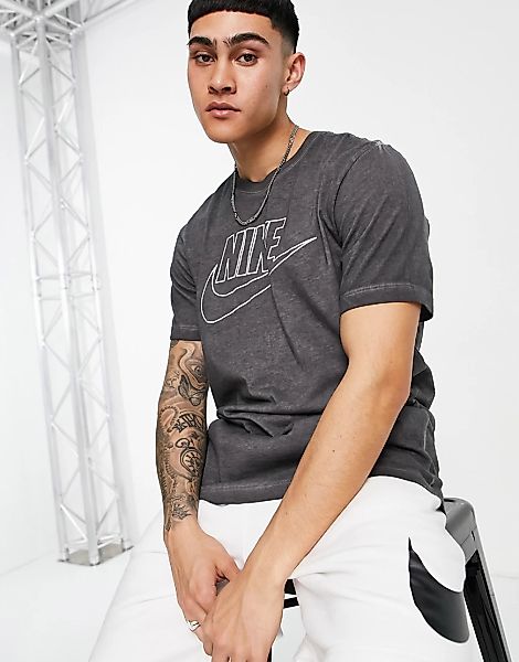 Nike – Futura – T-Shirt in verwaschenem Schwarz mit Grafik günstig online kaufen